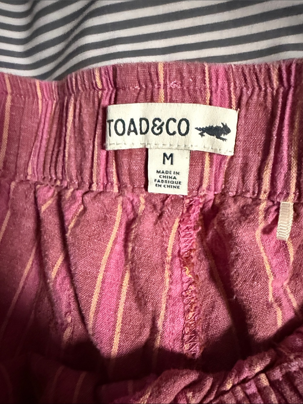 Women’s toad & co size medium shorts - Picture 2 of 4